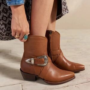 Tecovas The Dakota Belted Ankle Boot